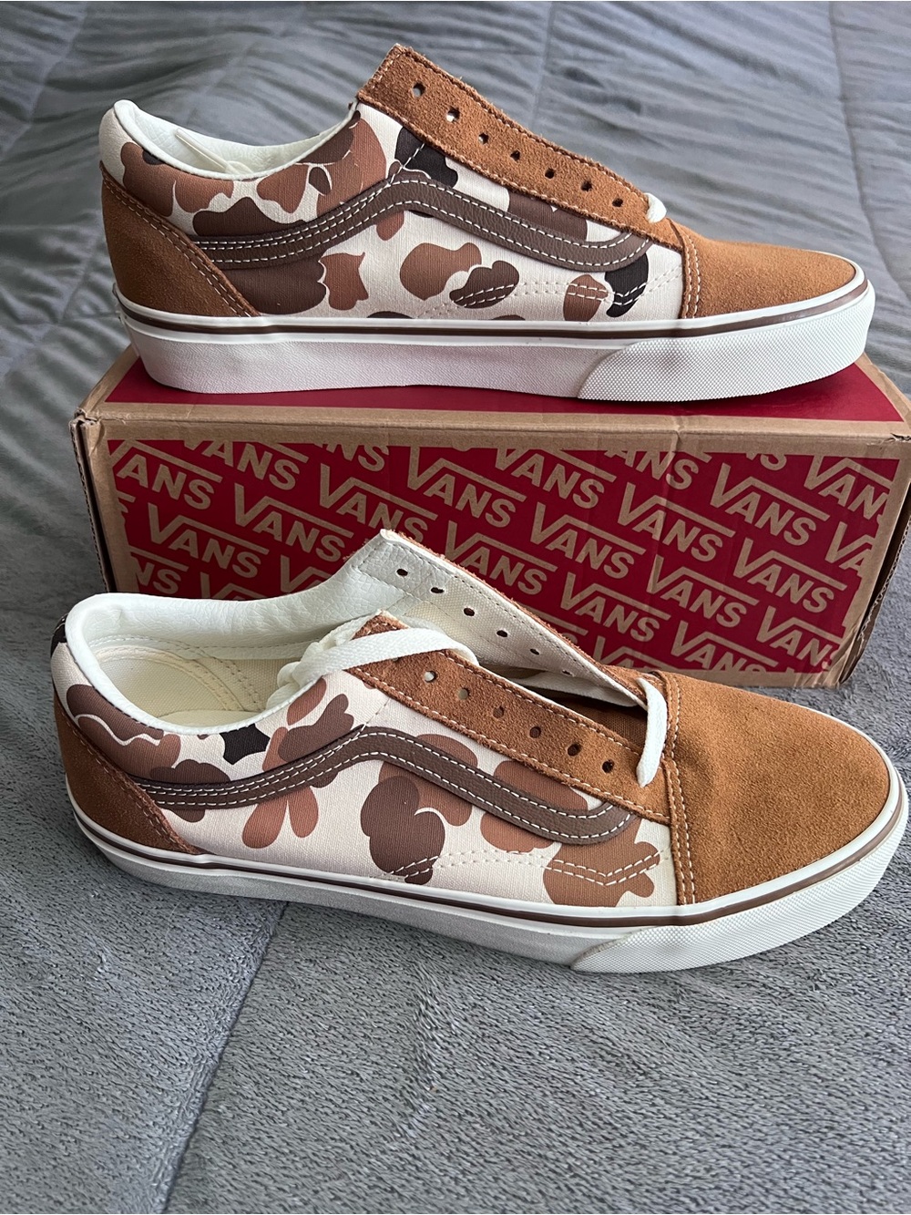 Vans Women’s Brown Camo Old Skool Sneakers